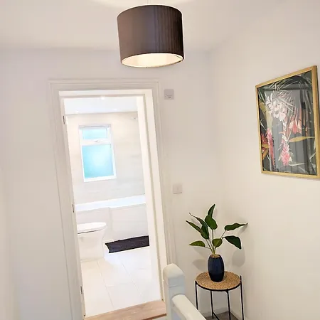 Central Cambridge, Charming 3-Bed House With Free Parking! Exterior photo