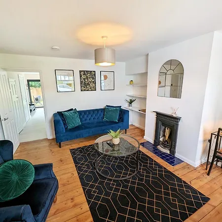 Central Cambridge, Charming 3-Bed House With Free Parking! Exterior photo