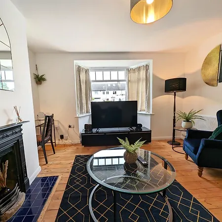 Central Cambridge, Charming 3-Bed House With Free Parking! Exterior photo