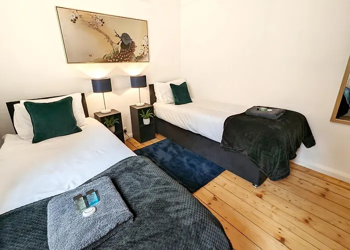Central Cambridge, Charming 3-Bed House With Free Parking!